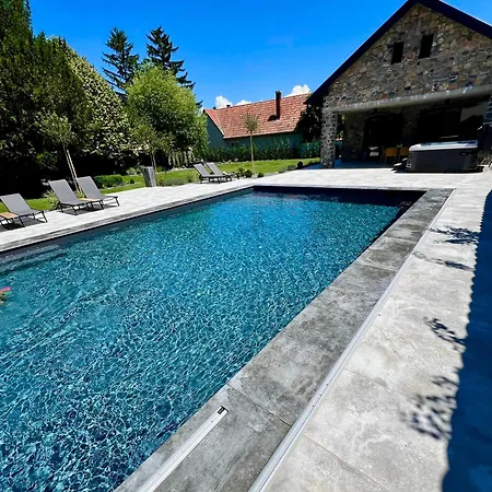 Villa áprili *
