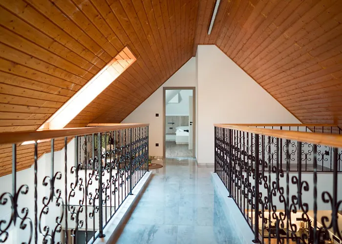 Aprili 바다초니토마이